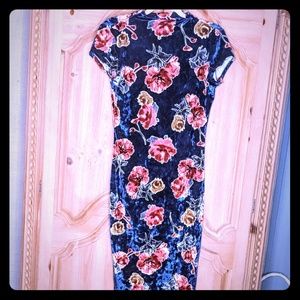 Short Sleeve Midi Dress - Body Con - High Neck